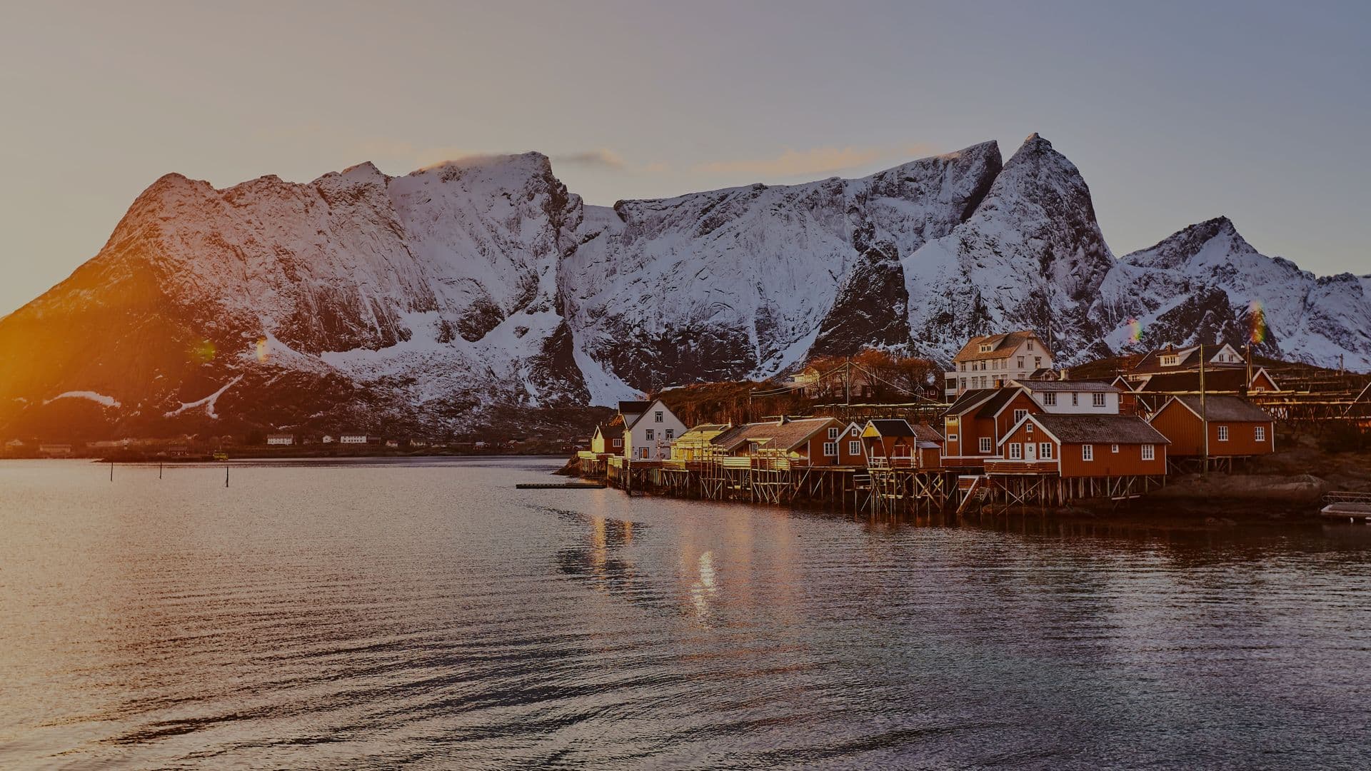 Coworking & Coliving by the surf in Lofoten, Norway at The Arctic Coworking Lodge