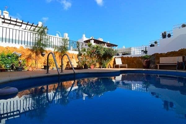 Coco Surfhouse - Cover Image